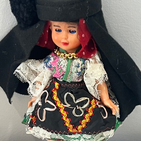 Vintage 1950's Italian 8" Sleepy Eyes Sardinian Souvenir Girl Doll Italy Pom Hat - Picture 2 of 11